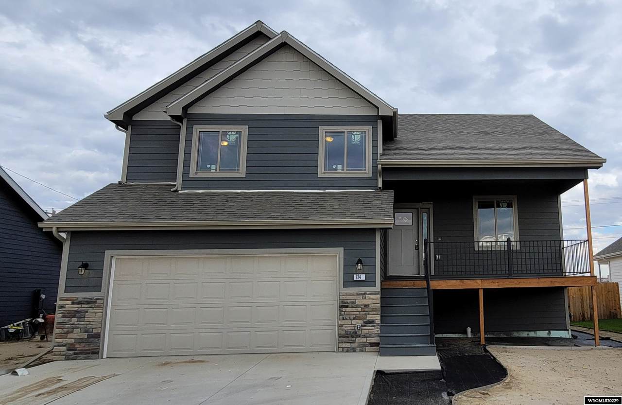 824 S 6th Avenue - Photo 1
