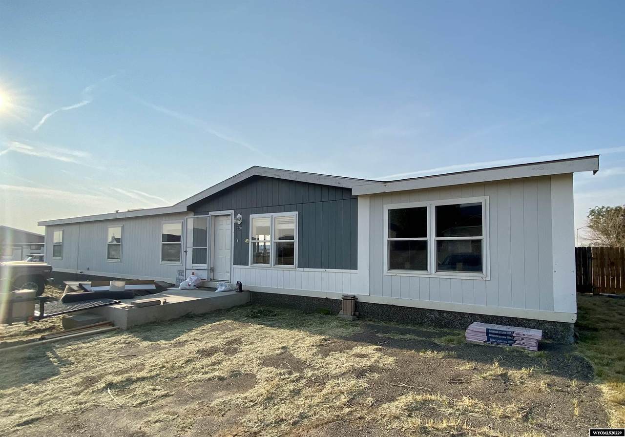 320 Bonney - Photo 1