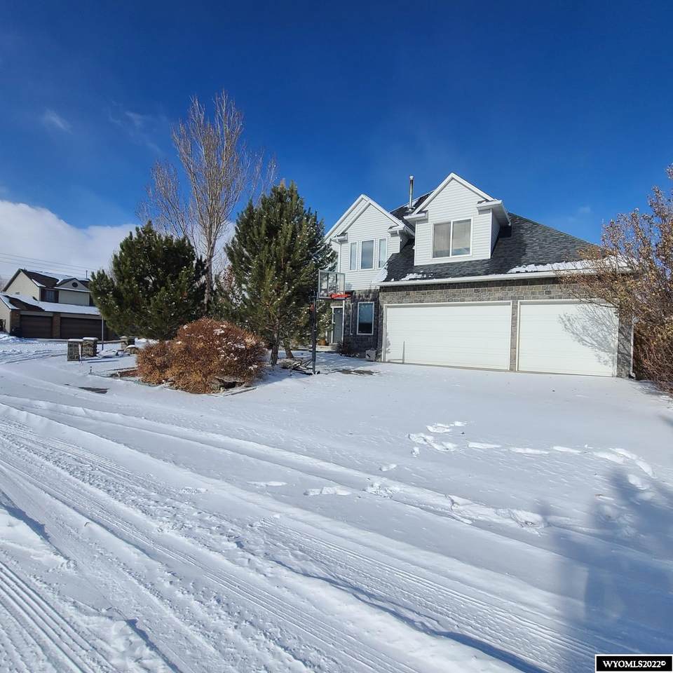 2523 Crestwood Lane - Photo 1