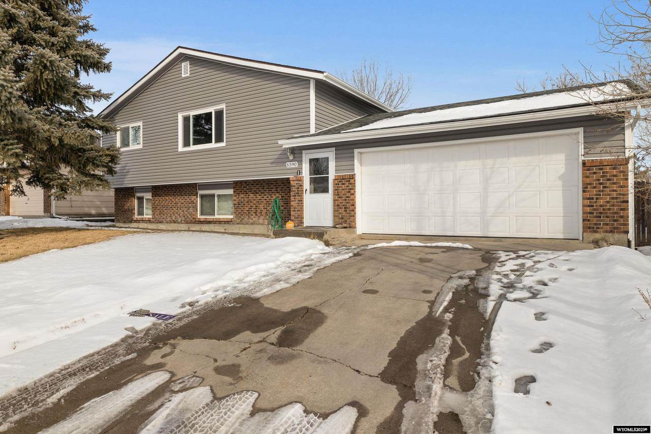6590 Village Drive - Photo 1