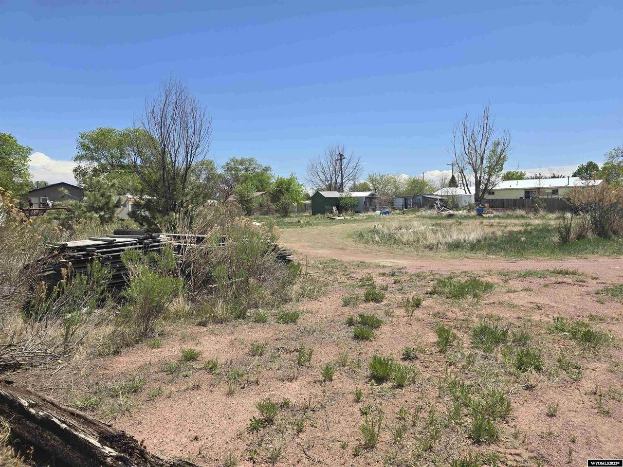 N 1/2 603 Wheatland St - Photo 1