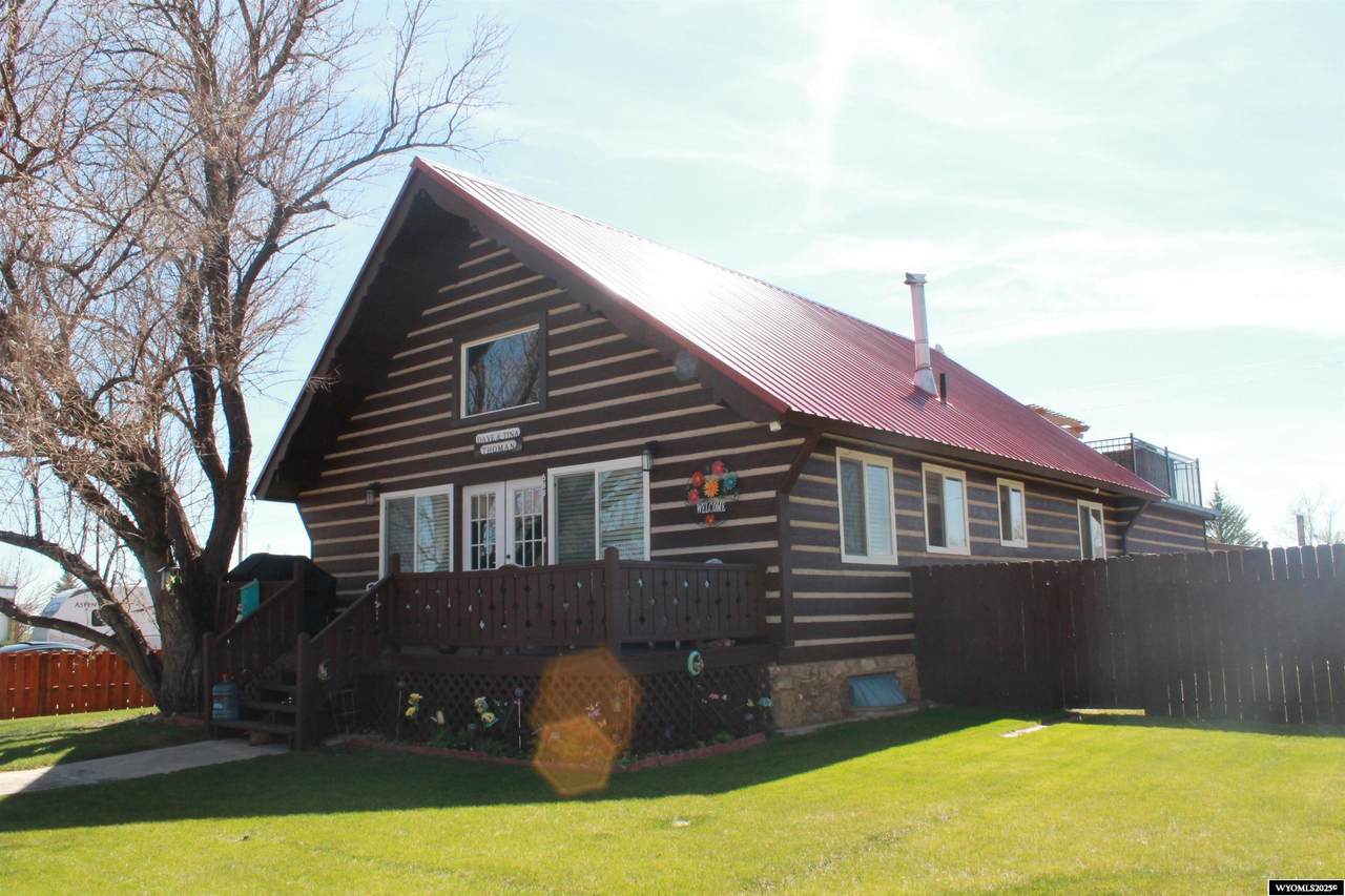 588 Oak Street - Photo 1