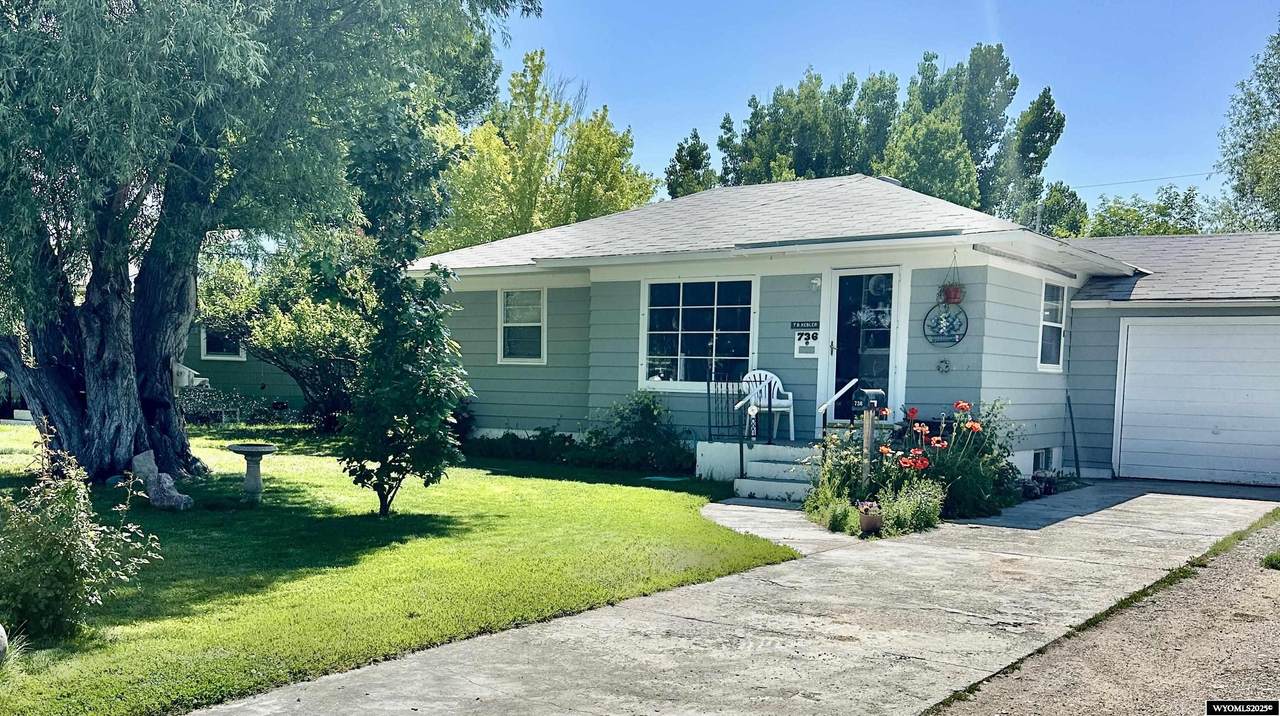 736 13th Street - Photo 1