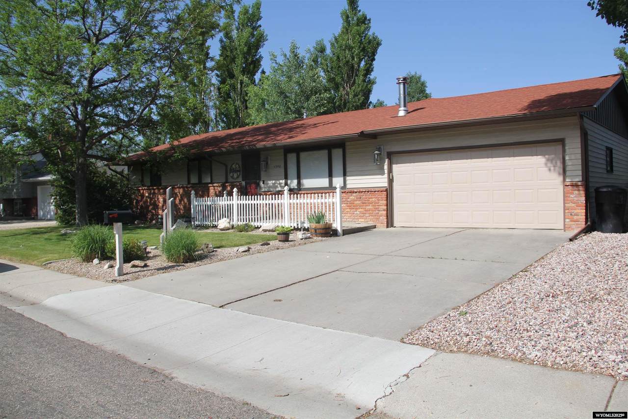 1540 Manor Drive - Photo 1