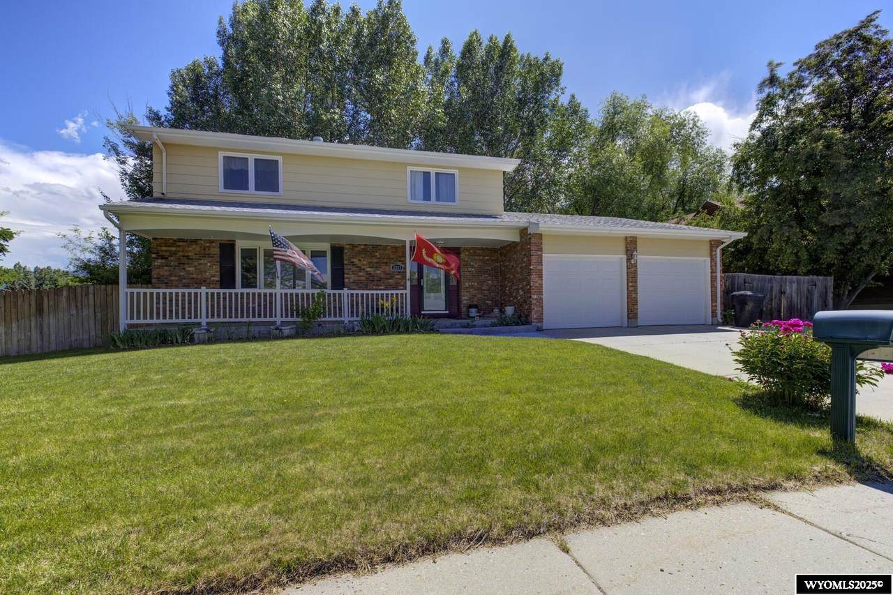 2203 42nd St - Photo 1