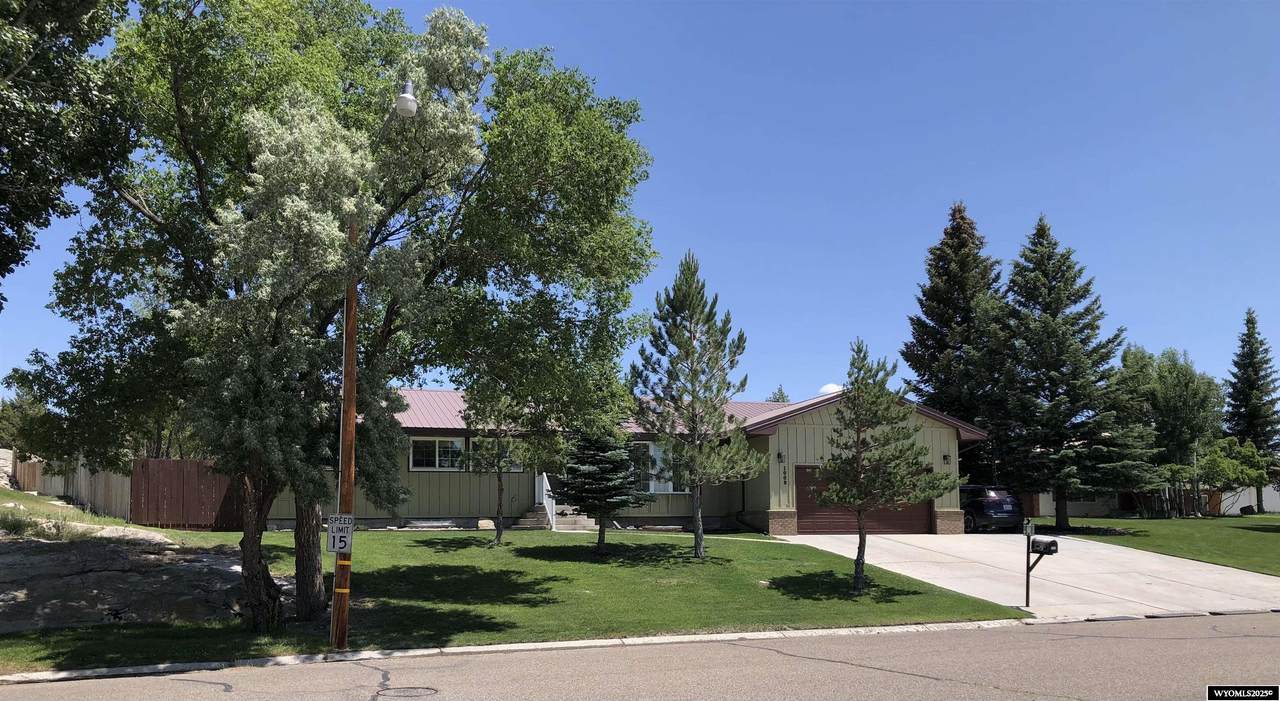 1009 Highland Way - Photo 1
