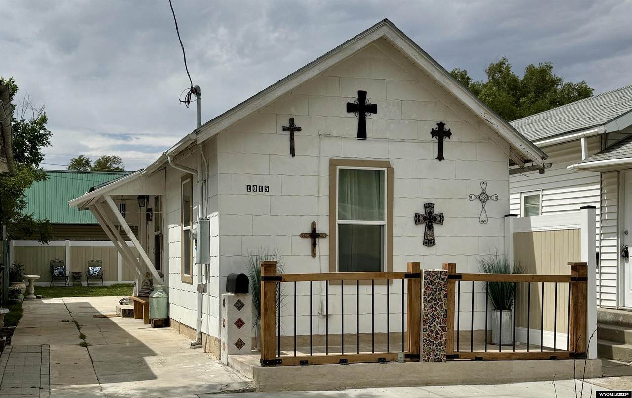 1015 6th Street - Photo 1