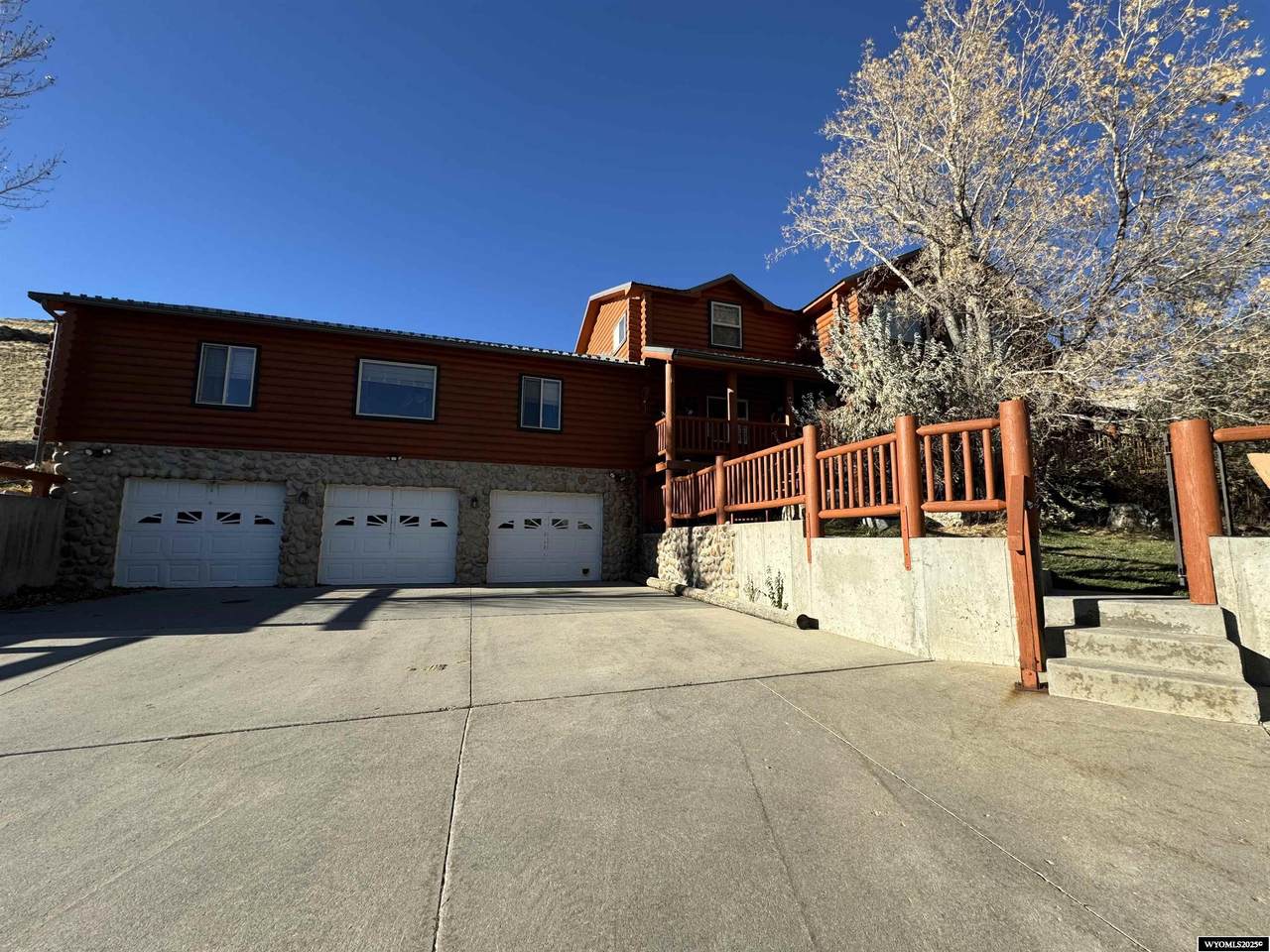 717 Scarlet Drive - Photo 1
