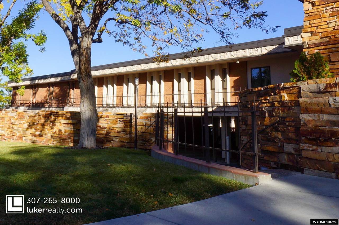 940 3rd St - Photo 1