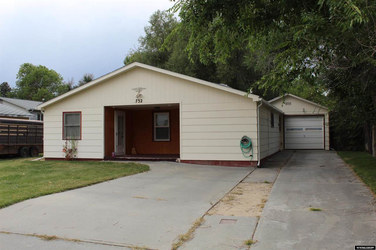 732 Carrington Avenue - Photo 1