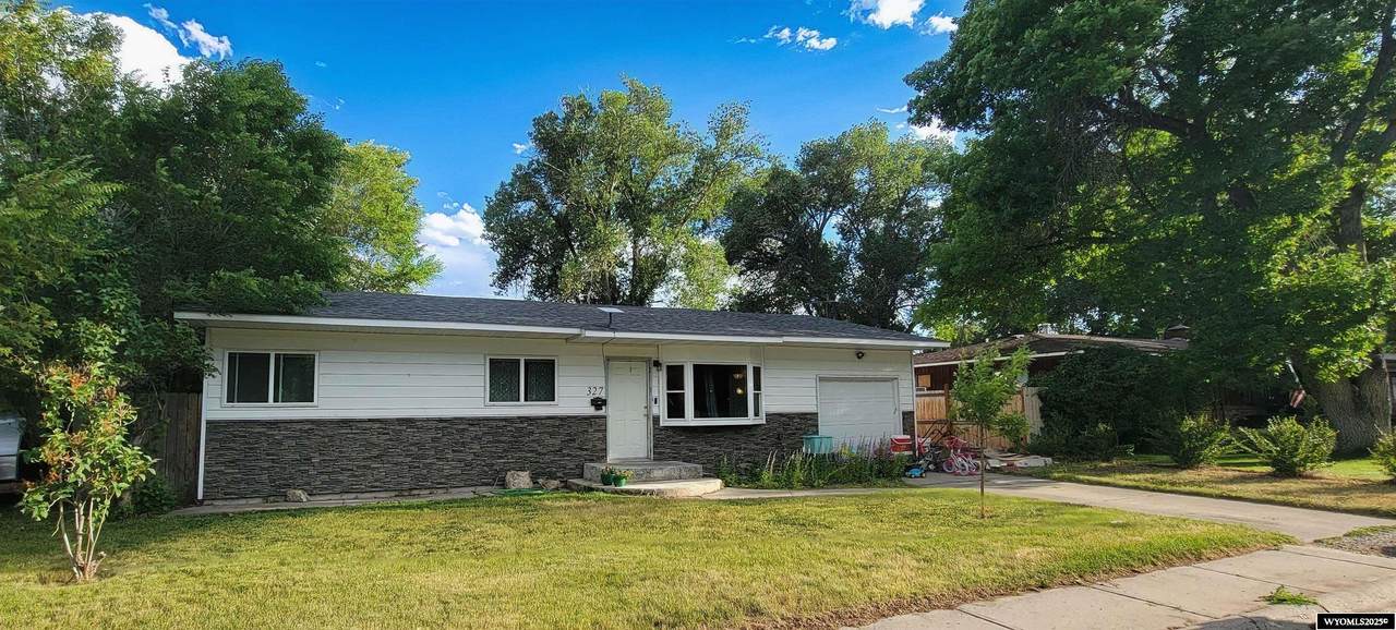 327 Elk Drive - Photo 1