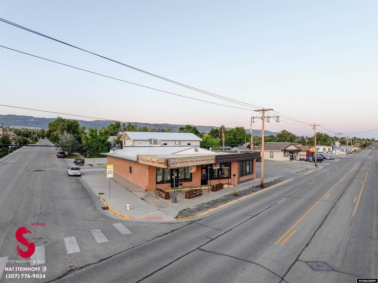 601,611,613 Collins - Photo 1
