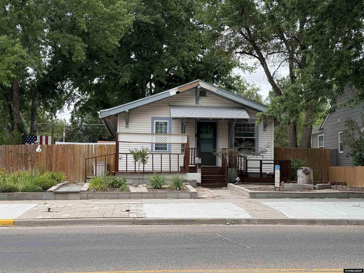 603 4th Street - Photo 1