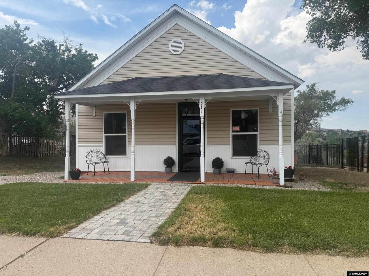 211 Pine Street - Photo 1