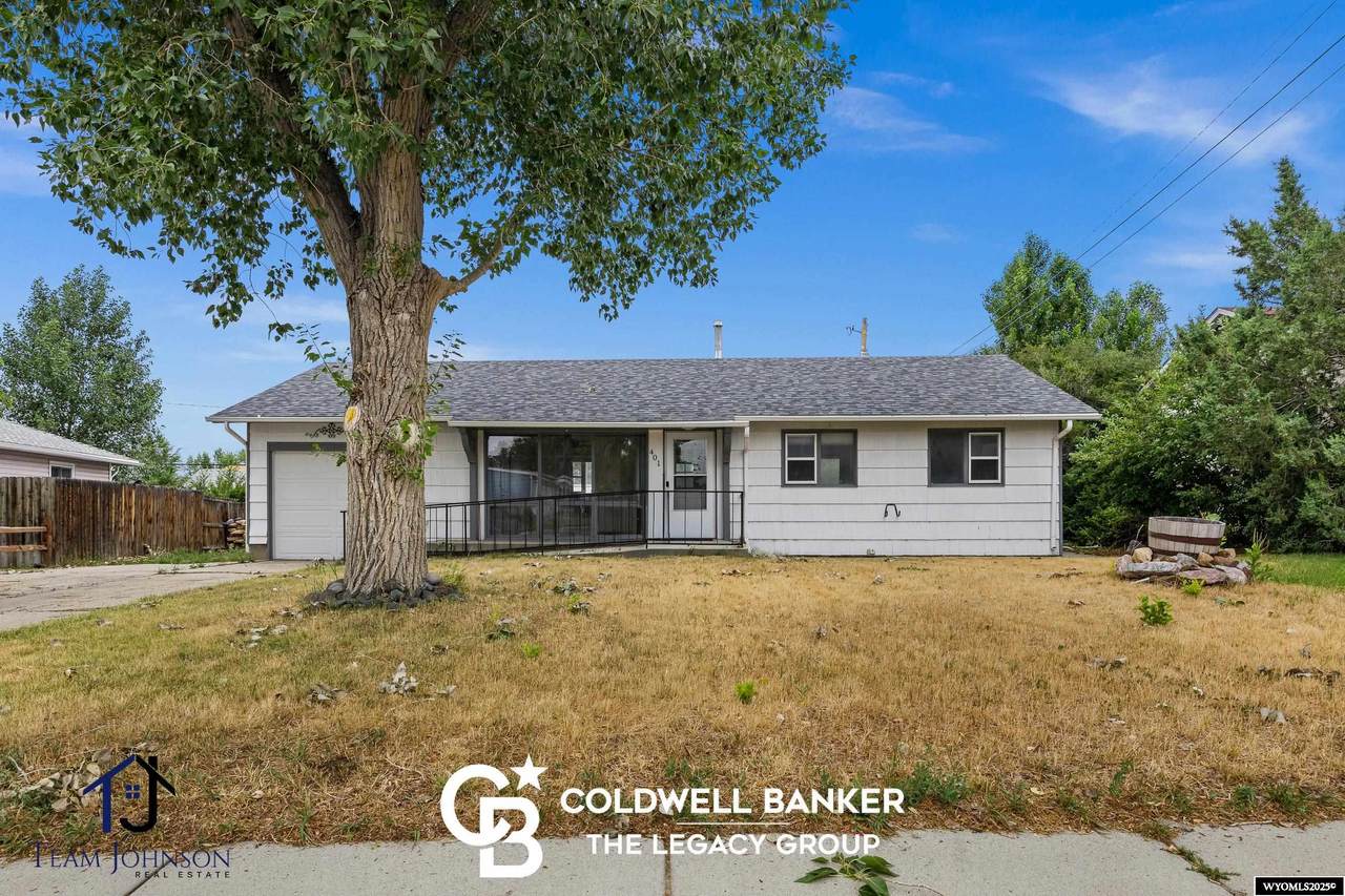 401 Sun Drive - Photo 1
