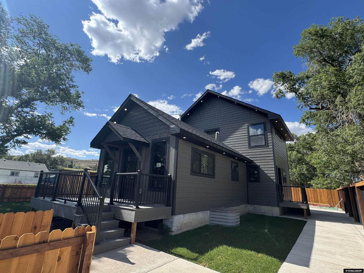313 Daley Street - Photo 1