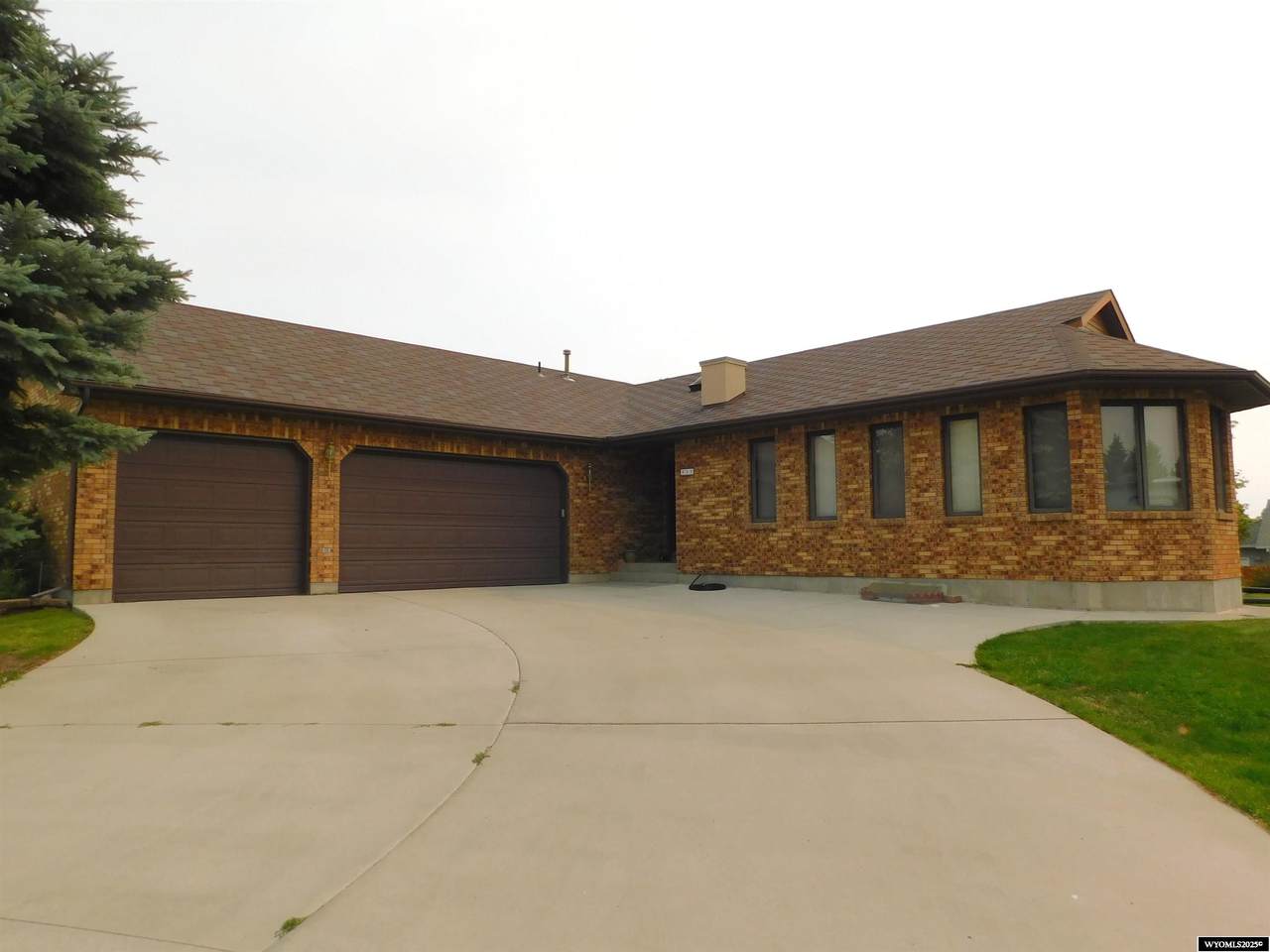 911 Laramie Street - Photo 1