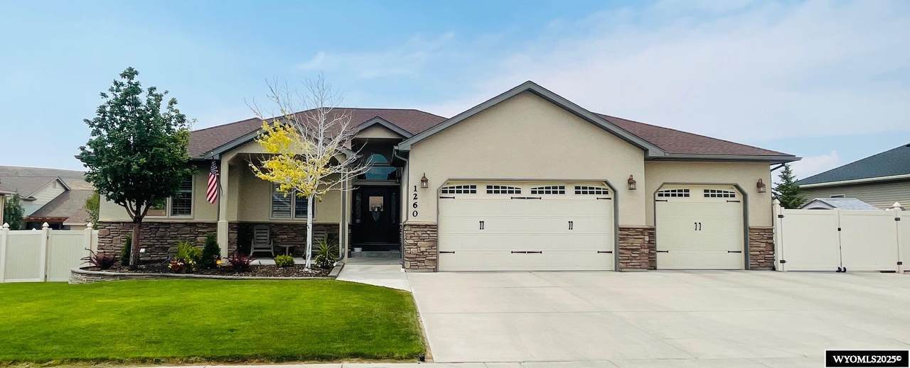 1260 Fawn Circle - Photo 1