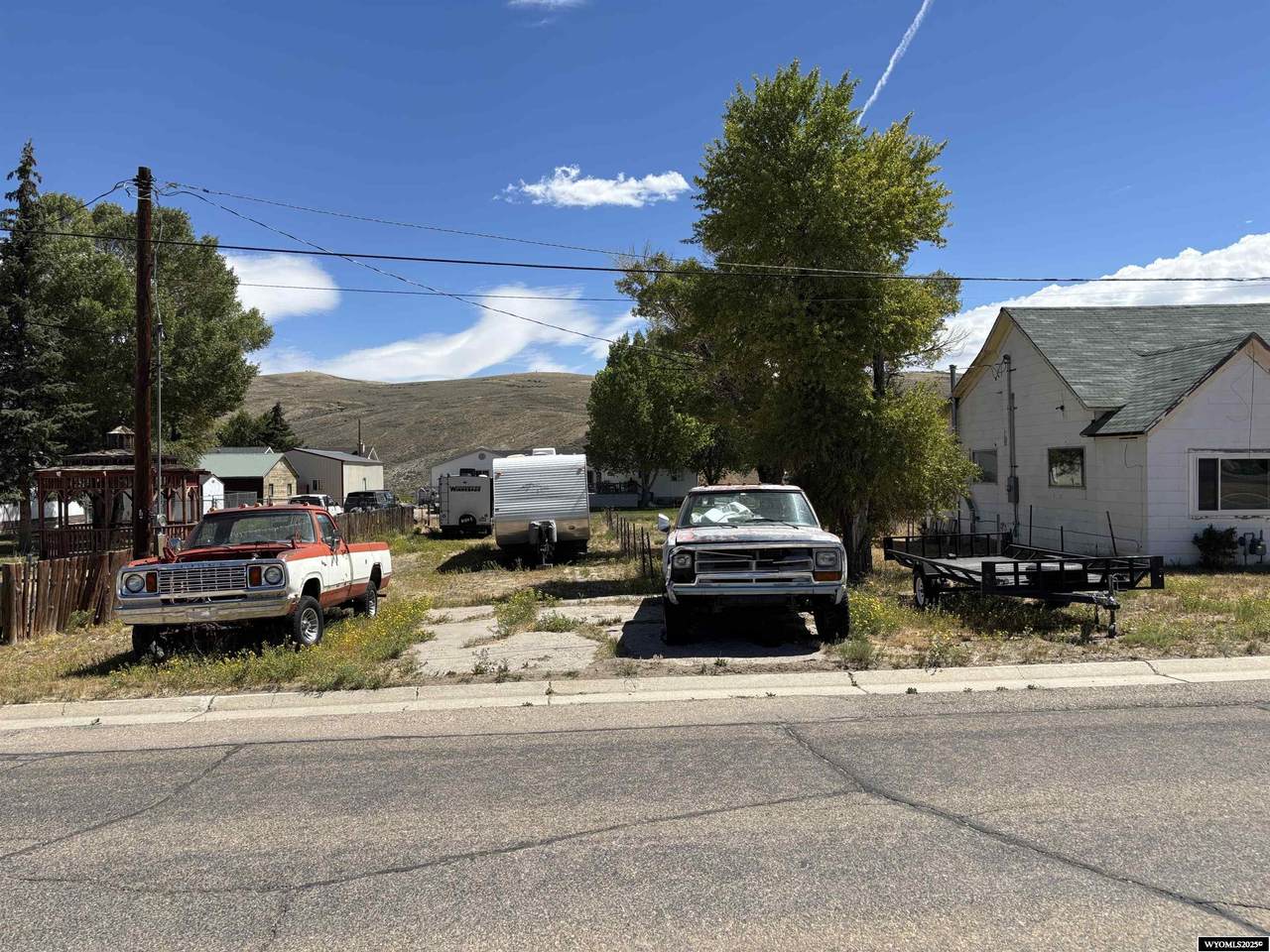 904 Diamondville Avenue - Photo 1