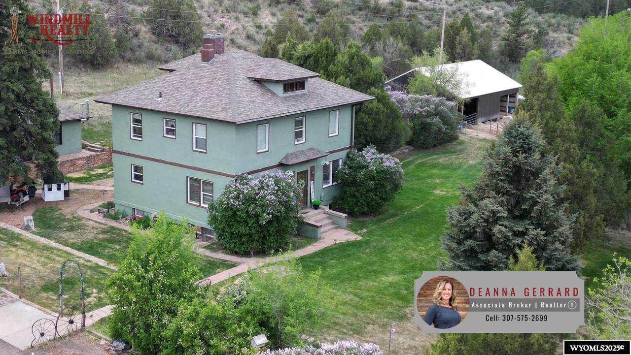 152 Sunrise Hwy - Photo 1