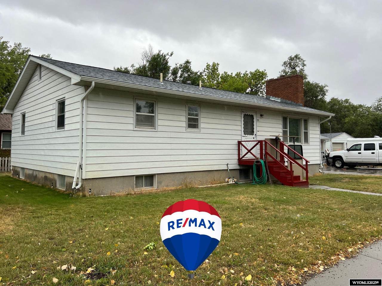 105 10th St E - Photo 1