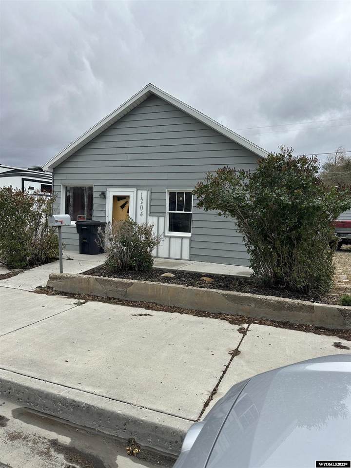 1204 10th Street - Photo 1