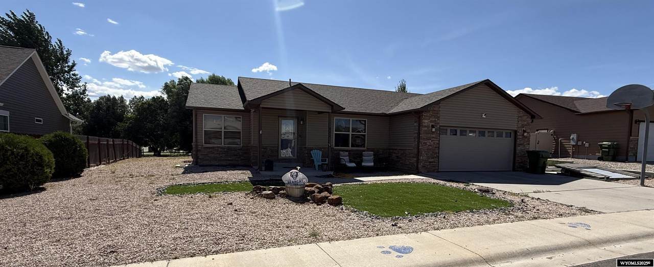 982 Meadowlark Drive - Photo 1