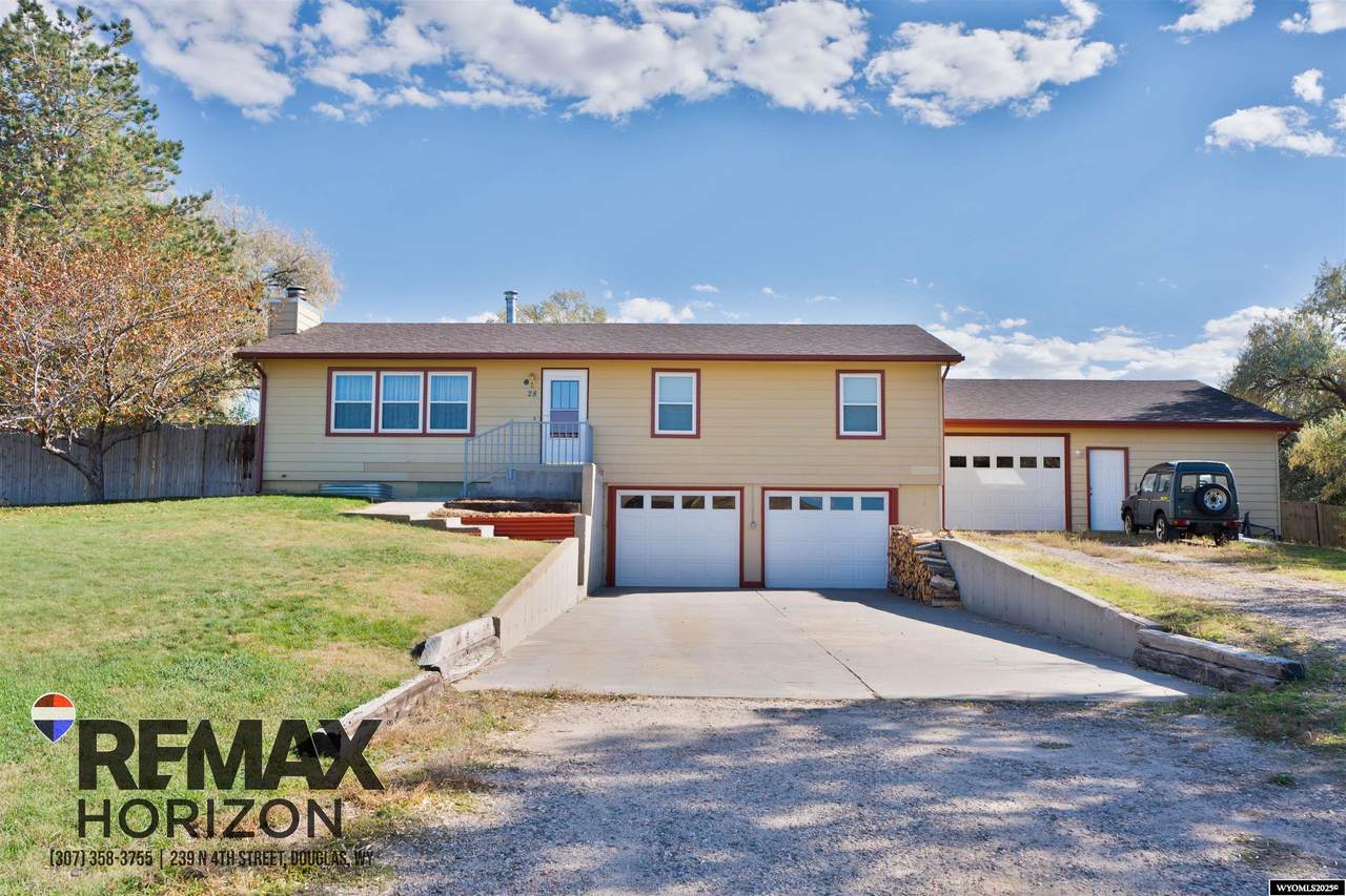 28 Lakeview Drive - Photo 1