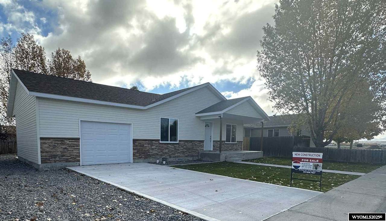 701 Summit Drive - Photo 1