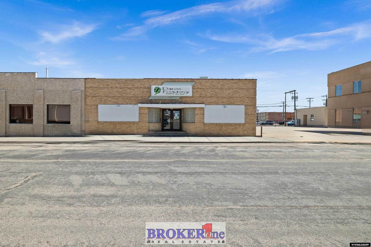 225 Wolcott St - Photo 1