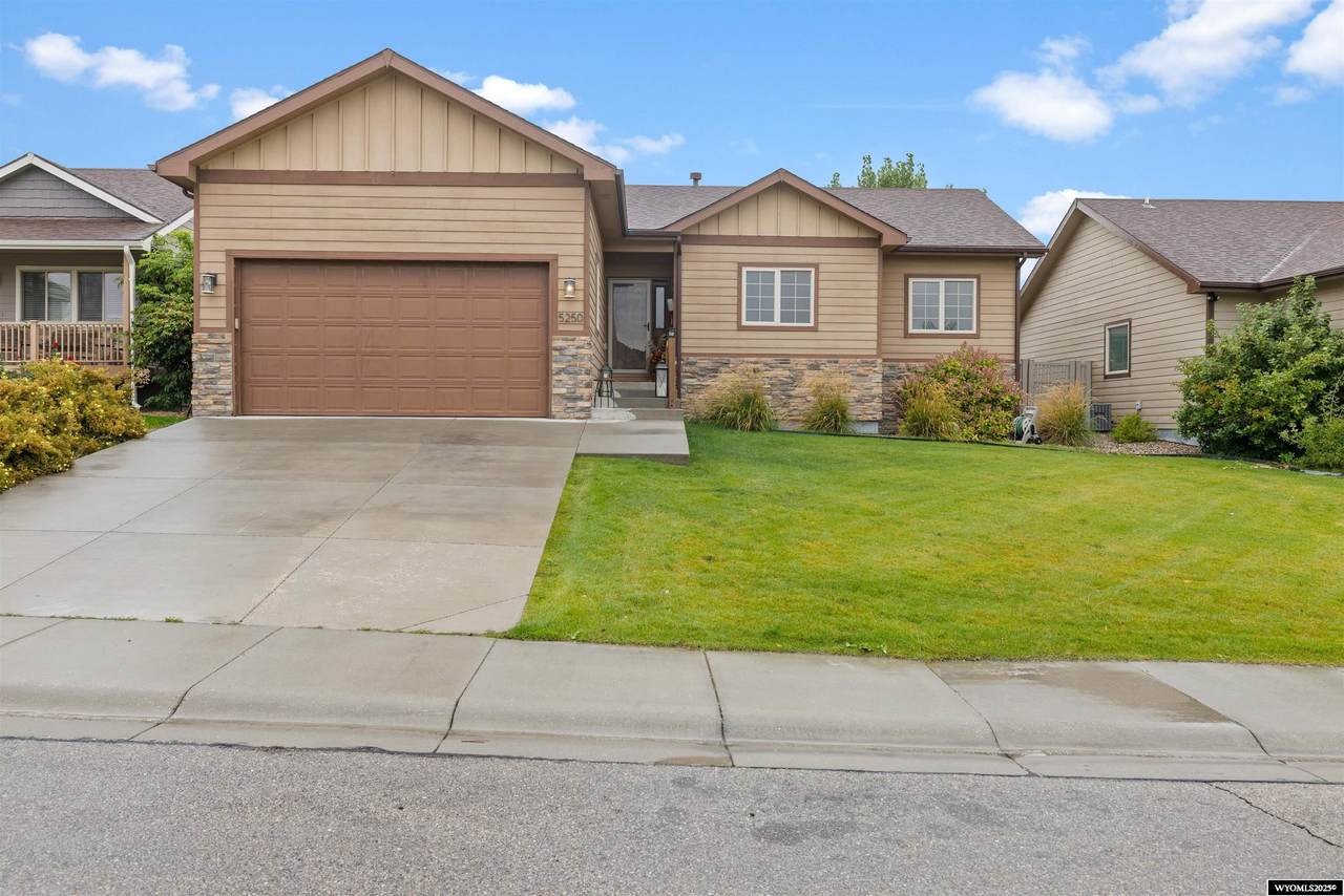 5250 Waterford - Photo 1