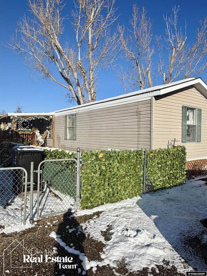 2112 1st Lane - Photo 1