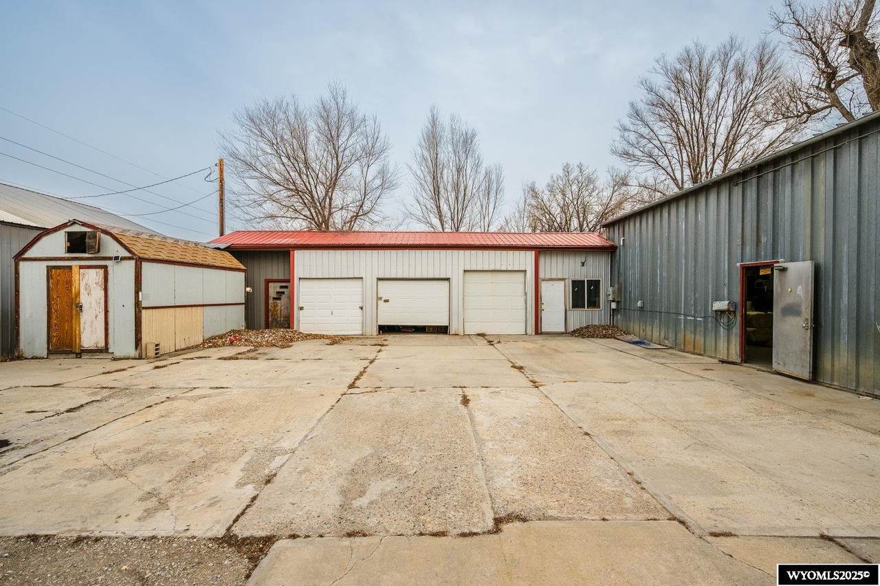 133 12th St - Photo 1