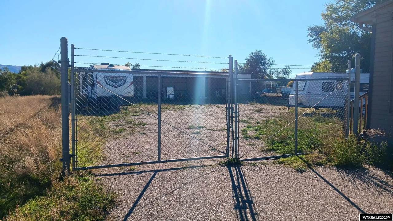 4925 Natrona Avenue - Photo 1