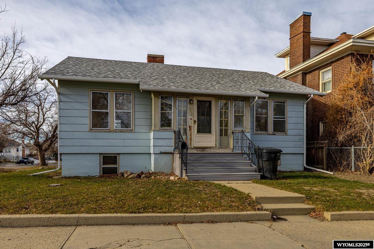 1242 Elm St - Photo 1