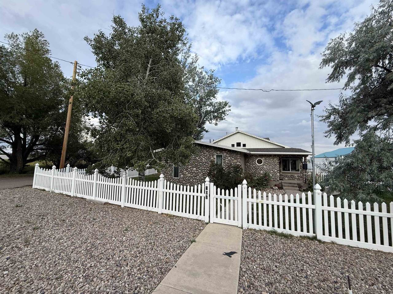 301 E Street S - Photo 1