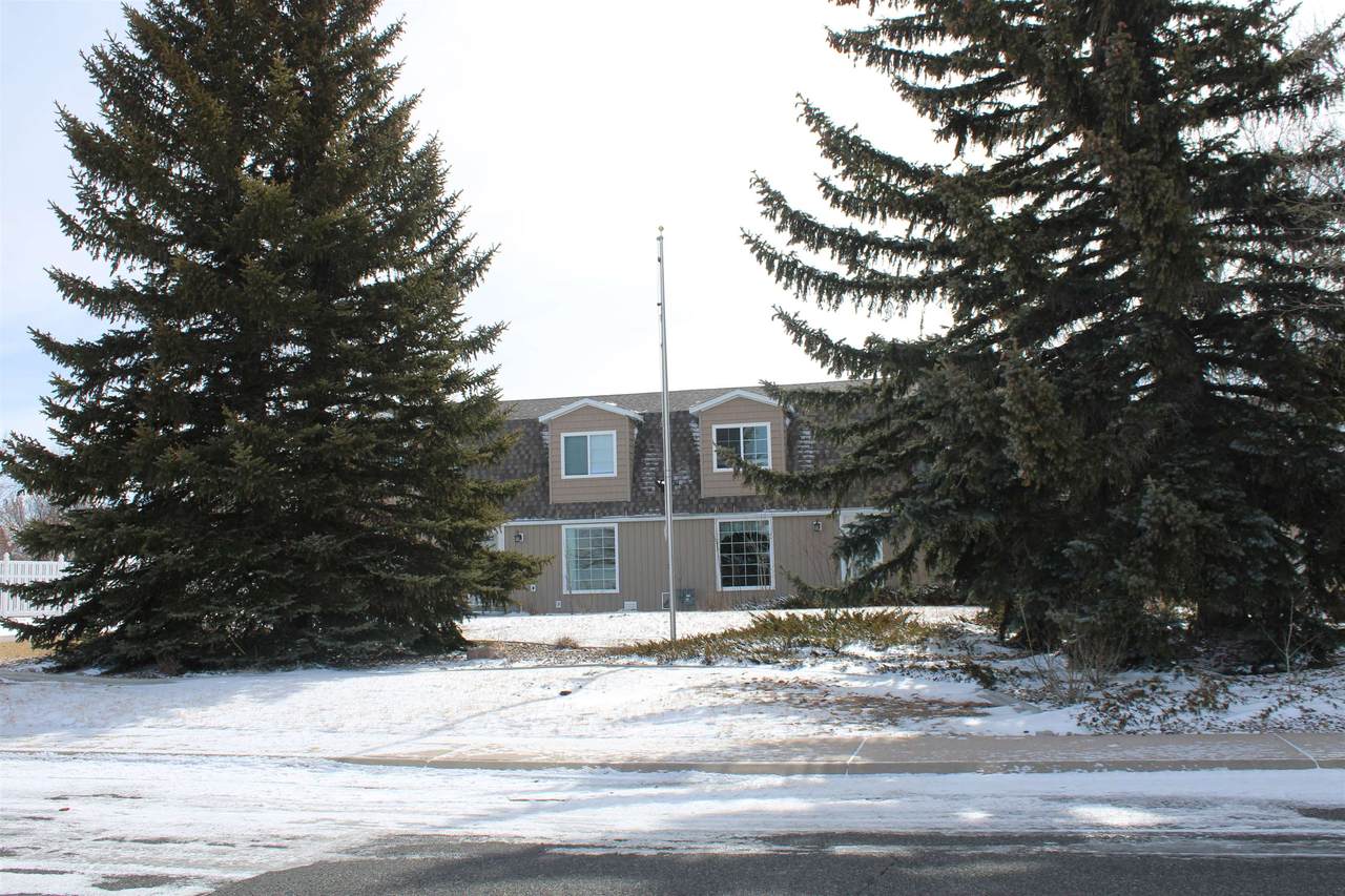 405 Clark - Photo 1