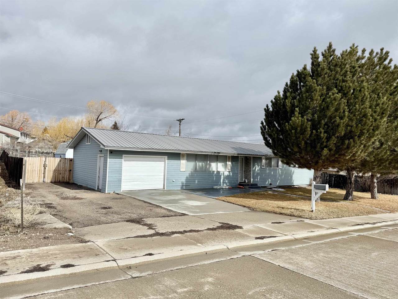 https://bt-photos.global.ssl.fastly.net/wyoming/1280_boomver_1_20260845-2.jpg