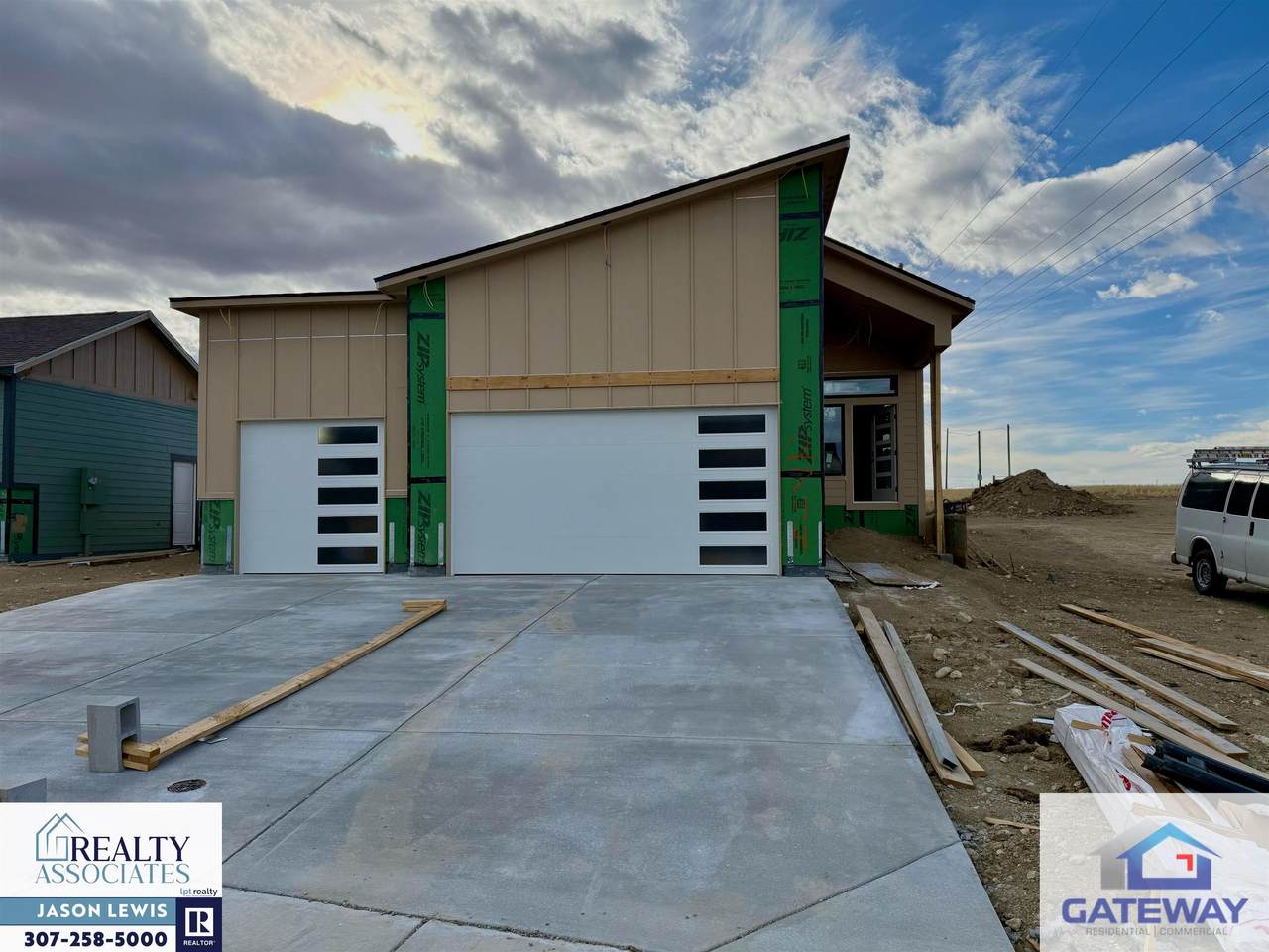 2744 Berkshire Way - Photo 1