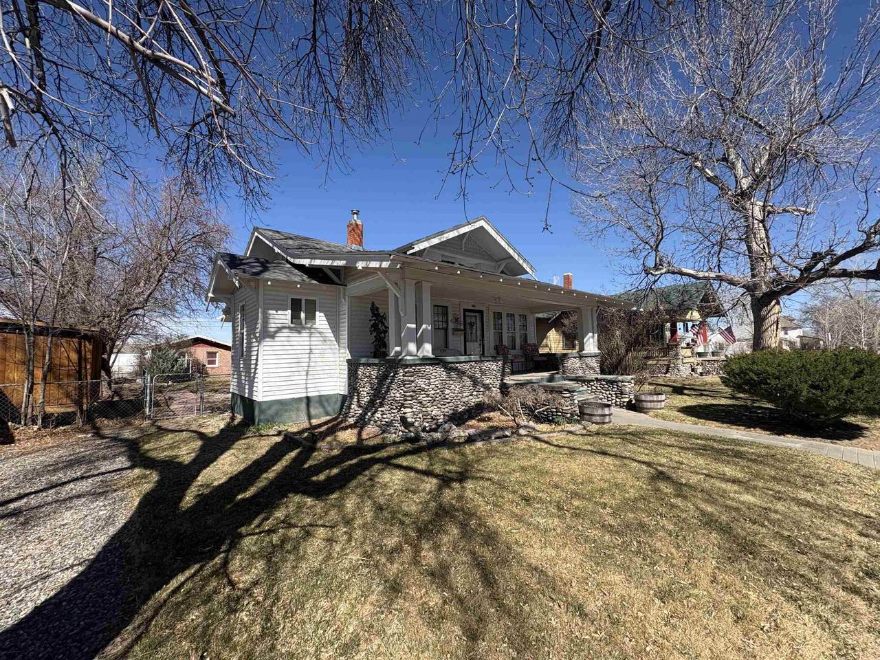 220 Adams - Photo 1