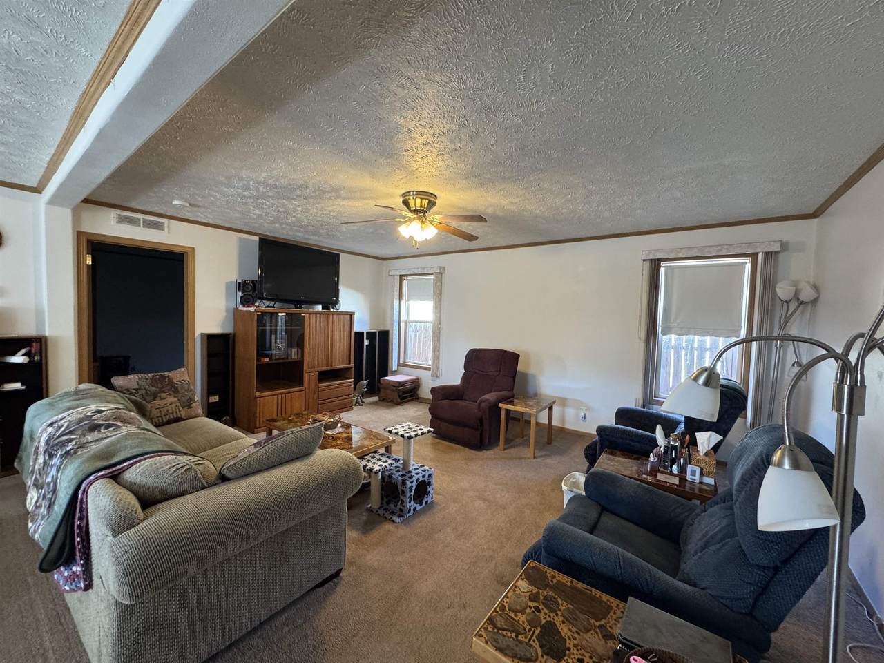 https://bt-photos.global.ssl.fastly.net/wyoming/1280_boomver_1_20261361-2.jpg