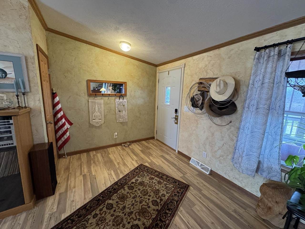 https://bt-photos.global.ssl.fastly.net/wyoming/1280_boomver_1_20261426-2.jpg