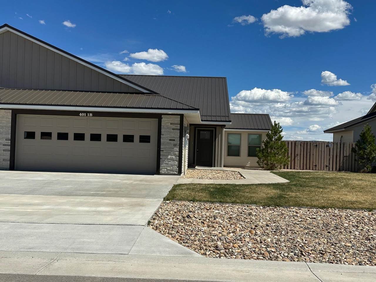 401 Walnut East Unit 1B - Photo 1