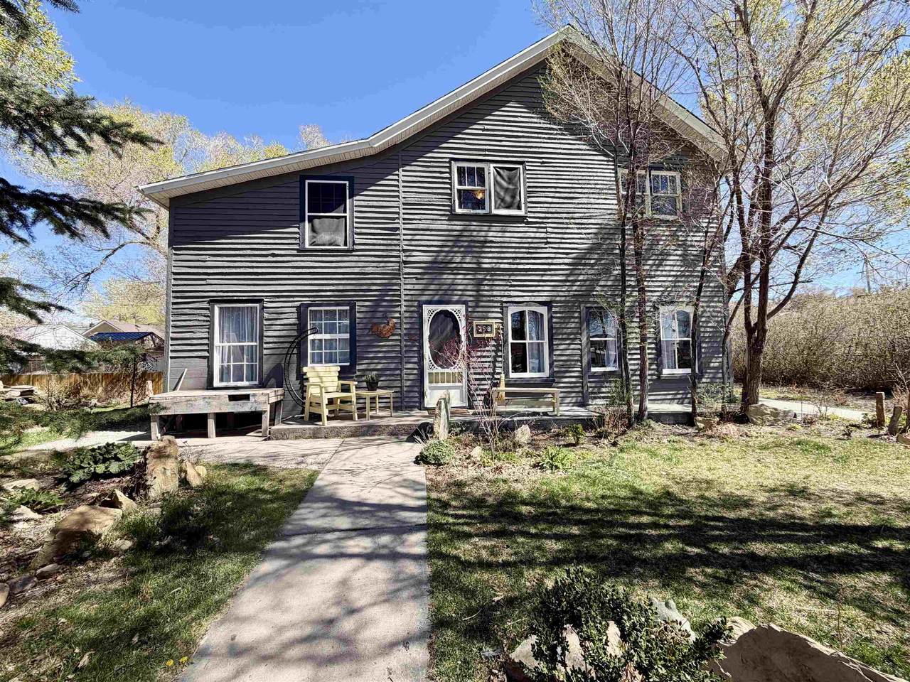 258 Railroad Avenue - Photo 1