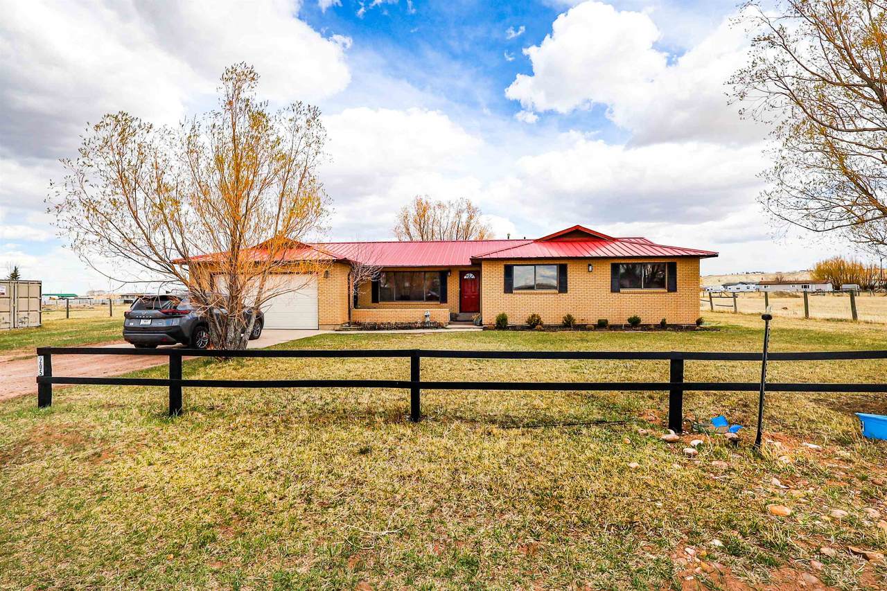 205 Carol Court - Photo 1