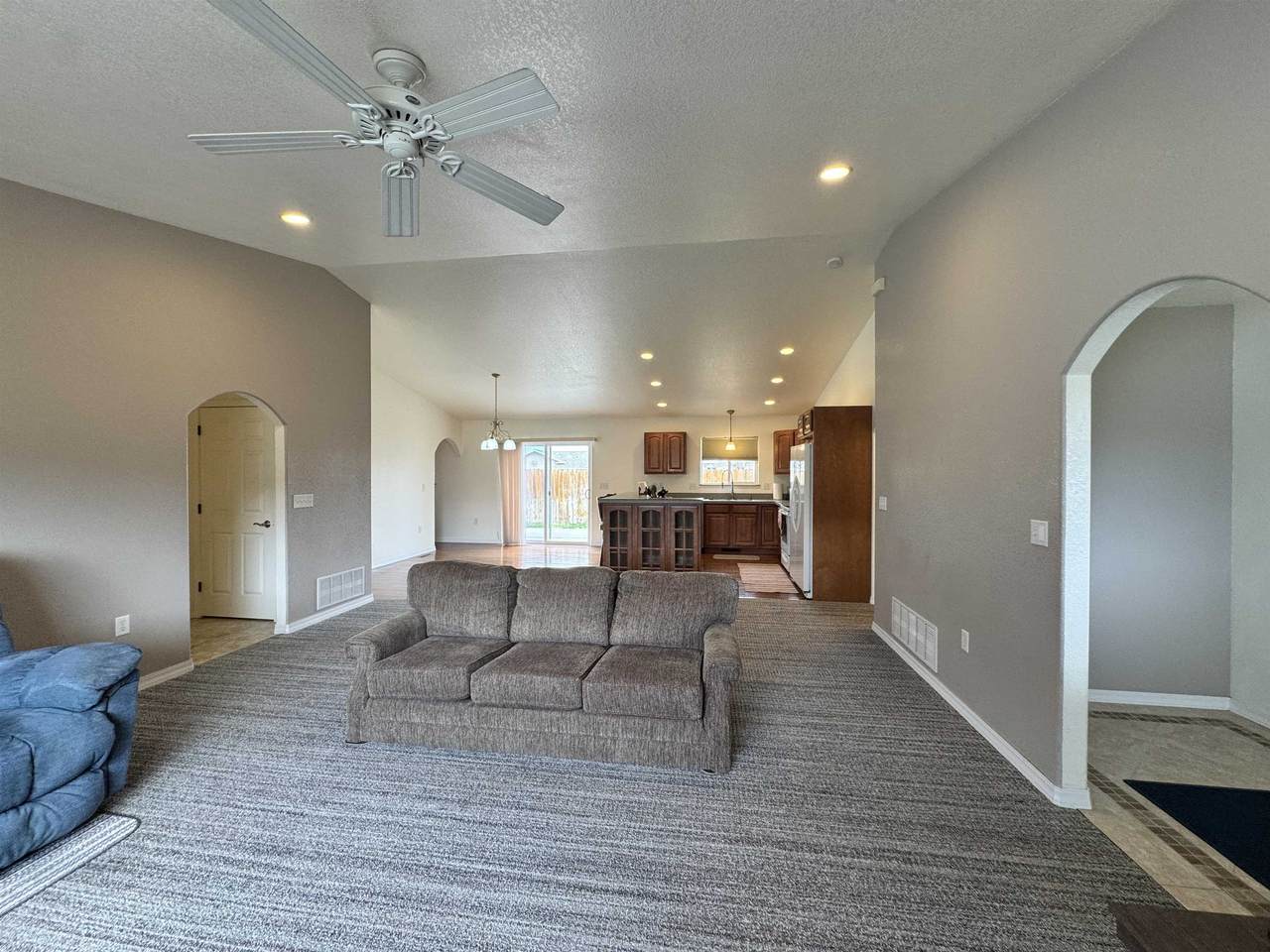 https://bt-photos.global.ssl.fastly.net/wyoming/1280_boomver_1_20261522-2.jpg