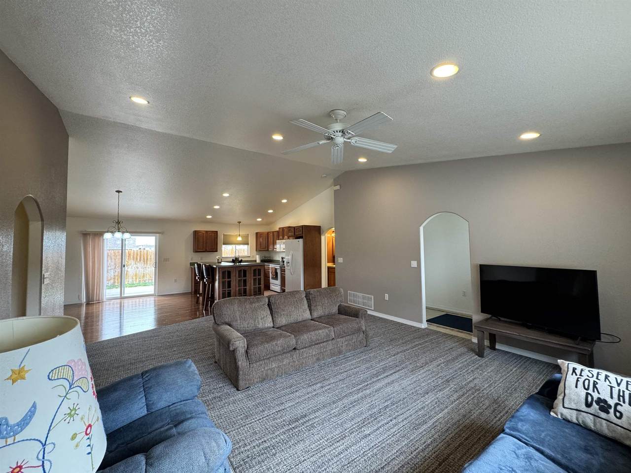 https://bt-photos.global.ssl.fastly.net/wyoming/1280_boomver_1_20261522-2.jpg