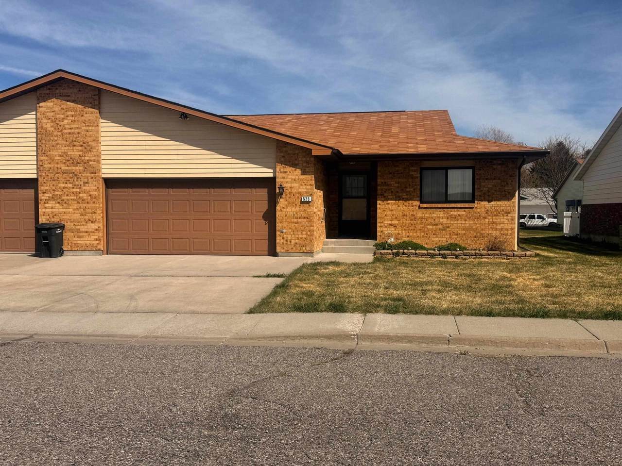 525 Buckboard Dr - Photo 1
