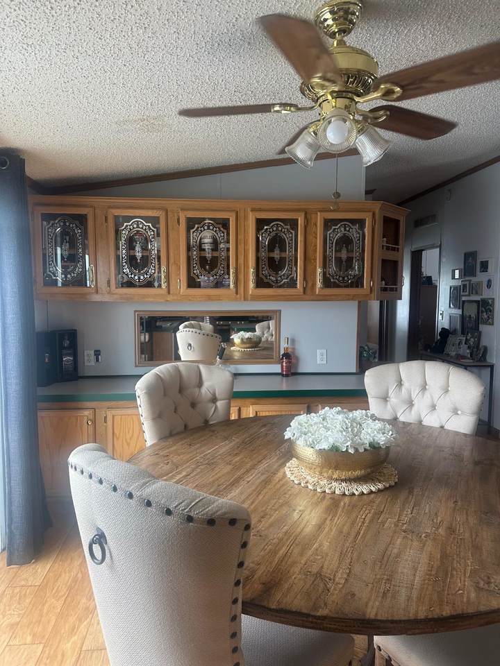 https://bt-photos.global.ssl.fastly.net/wyoming/1280_boomver_1_20261564-2.jpg