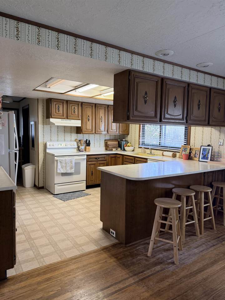 https://bt-photos.global.ssl.fastly.net/wyoming/1280_boomver_1_20261602-2.jpg